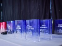 坚守与创新：2025文学报年度好书榜揭晓，照亮文学的两束光